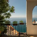 Seaside House With Terrace In Atrani Nyaraló *